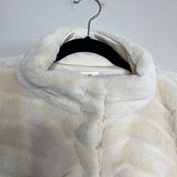 Mauve Reversible Faux Fur Vest - Picture 3 of 9